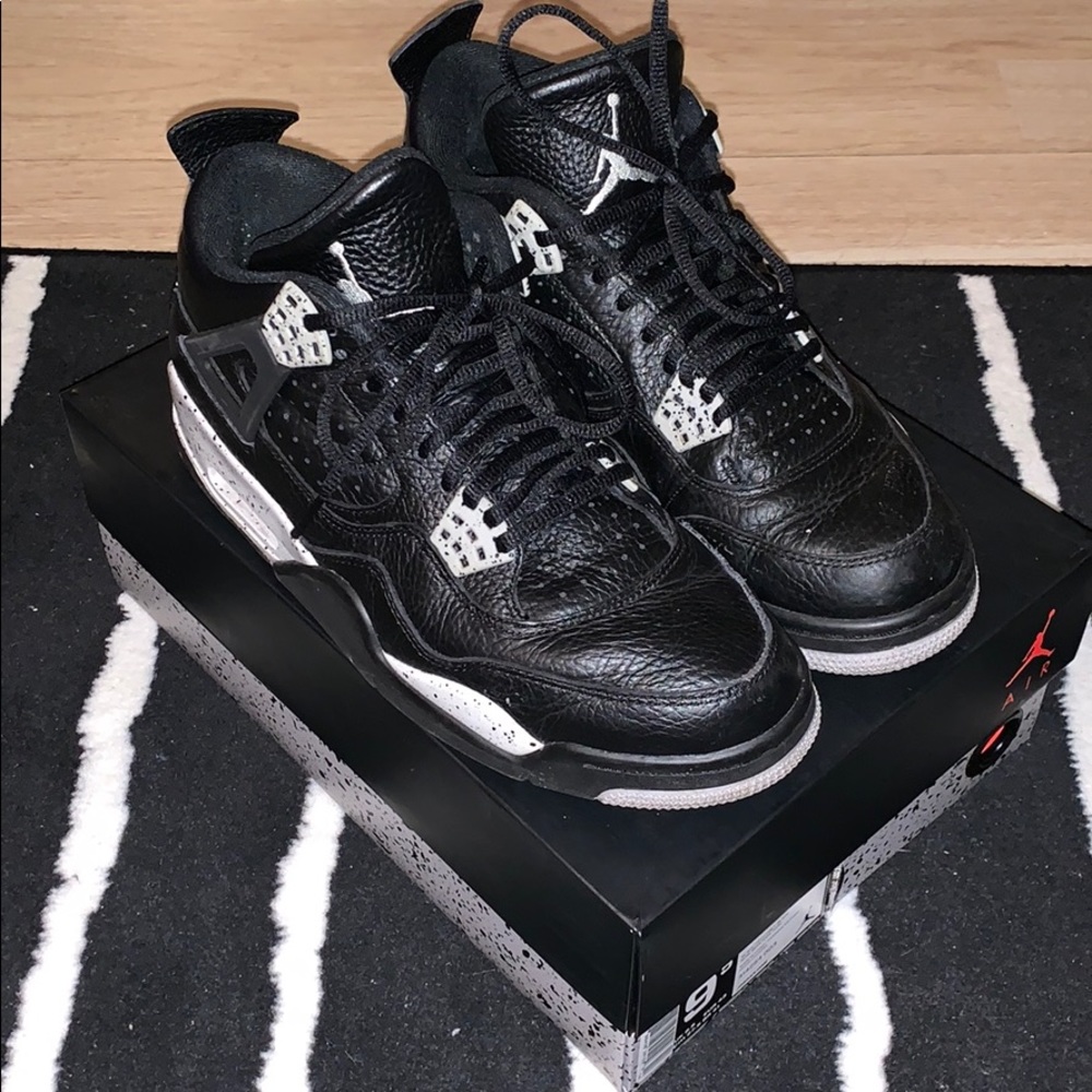 Air Jordan 4 Retro LS Size 9.5